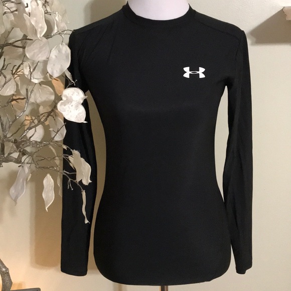 UNDER ARMOUR FITTED TOP - Picture 1 of 4